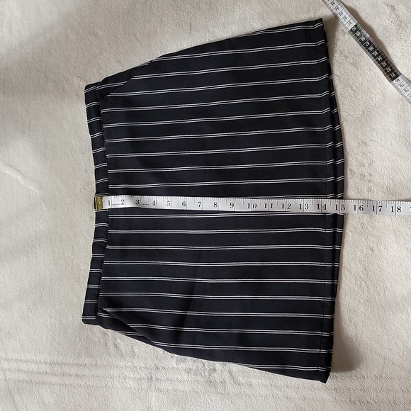 😍 PINSTRIPE MODEL OFF DUTY TRENDY BLACK WHITE POCKET WORK OFFICE SKIRT - Picture 5 of 7